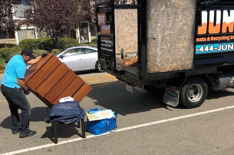 Friendly Junk Removal in Alamo